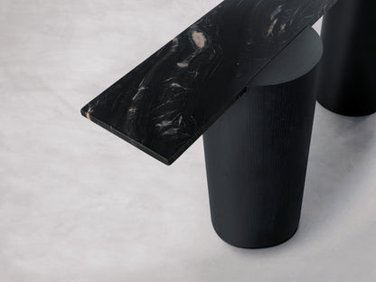 Plinto Black Console